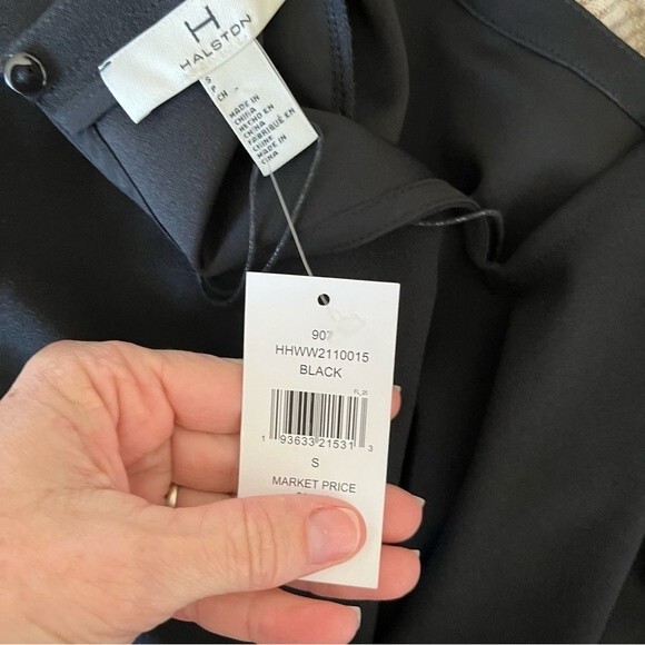 Halston Puckered Long Sleeve Top Black Size Small NWT - Picture 7 of 10